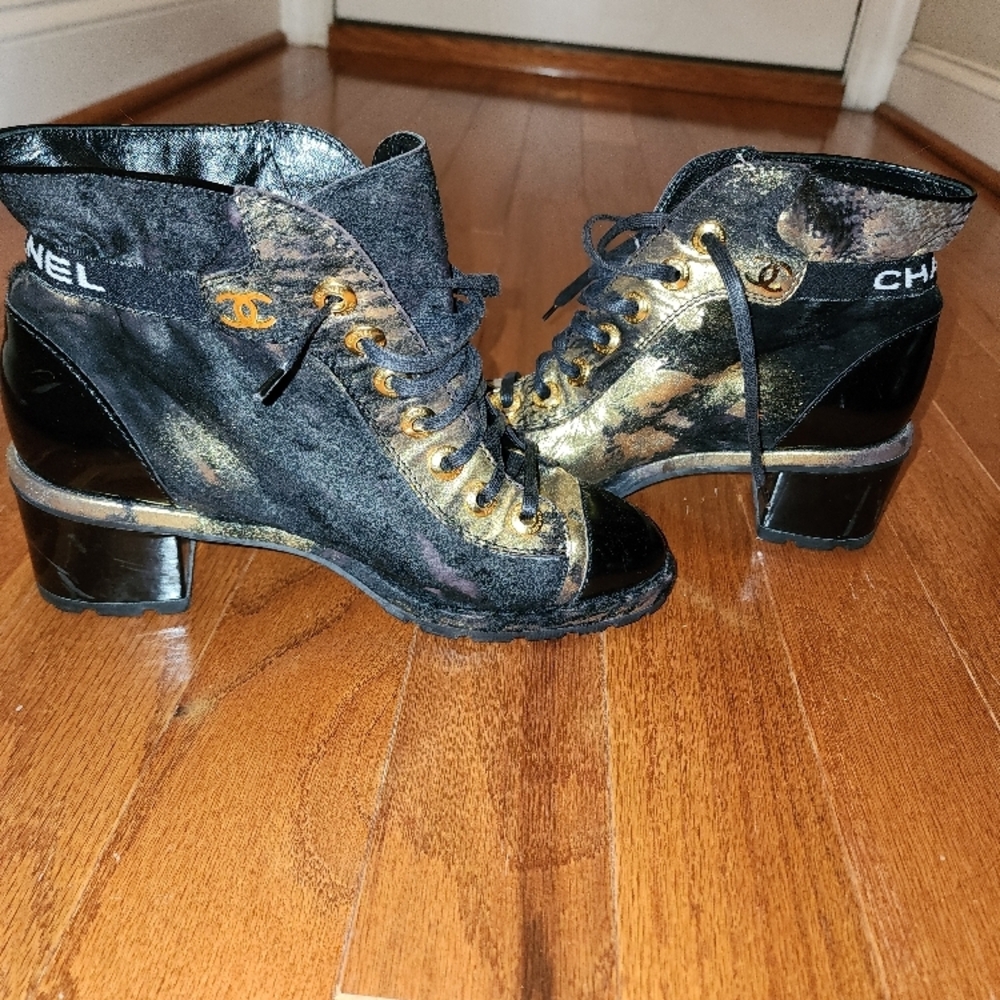 Chanel Black and Gold Women's Shoes